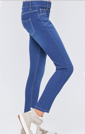 Girl Pull on Skinny jeans